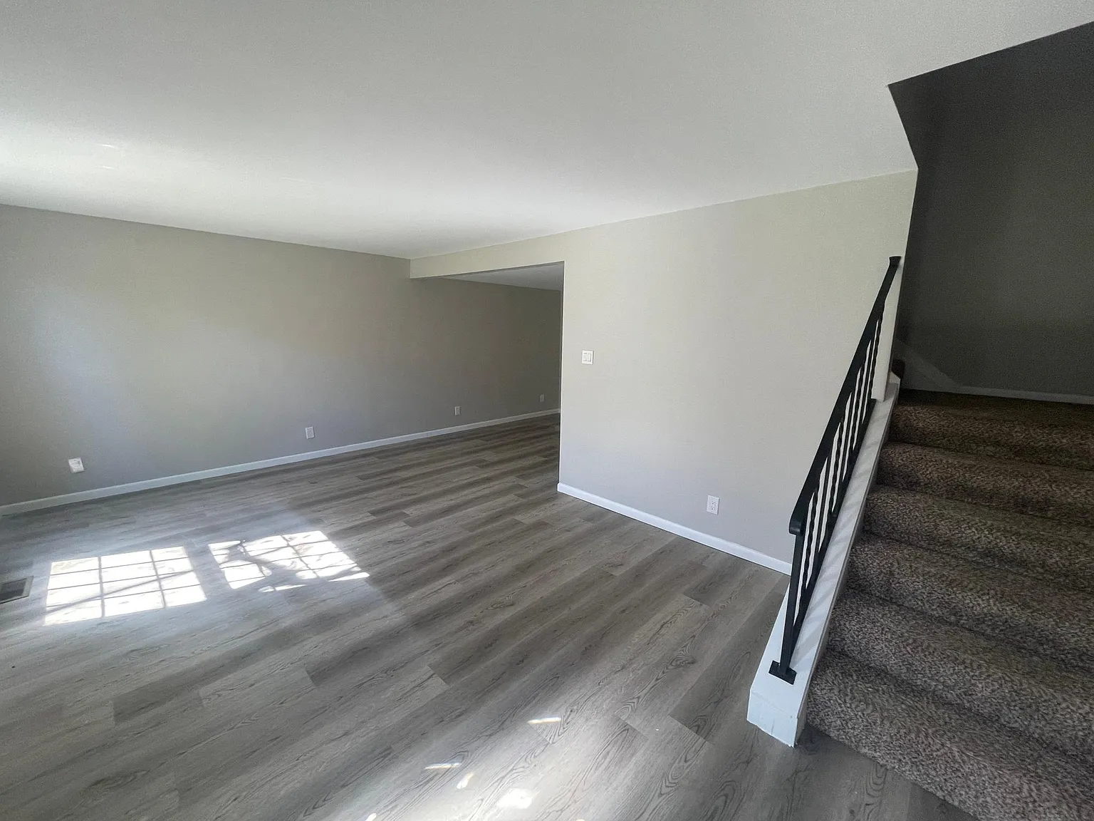 3 bed, 1360 sqft, $1,700 — Photo 2