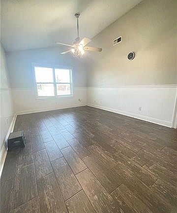 5th image of 355 Evelyn Dr
