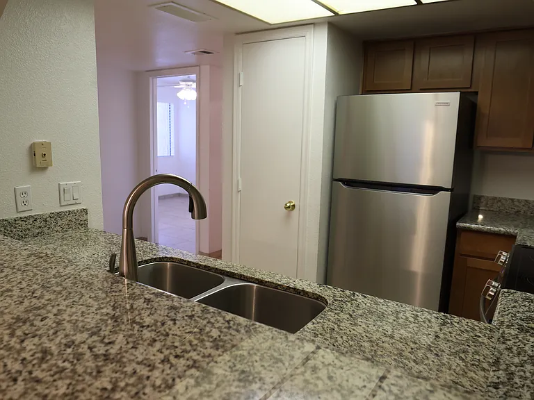 700 W 14th St — Photo 14