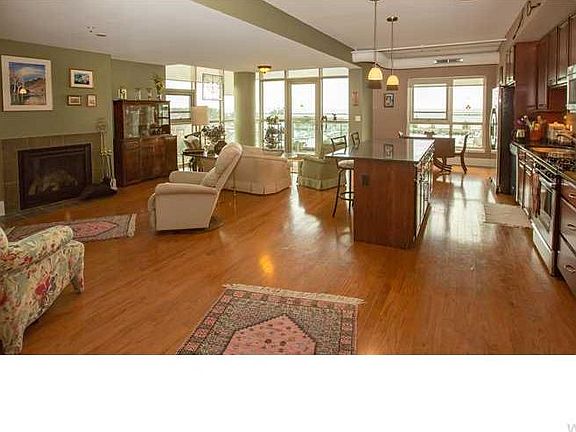 2nd image of 132 Lakefront Blvd