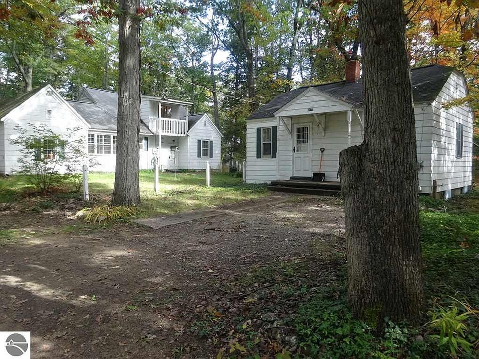 1st image of 8846 Park Ln