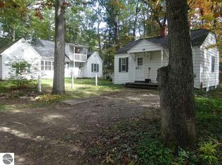8846 Park Ln, Interlochen, MI 49643