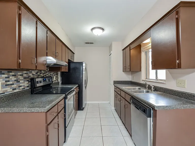 2726 Carlisle Ave — Photo 7