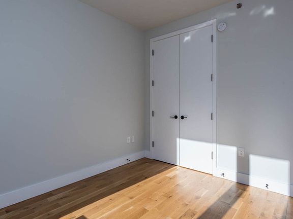 5th image of 670 Pacific St #421