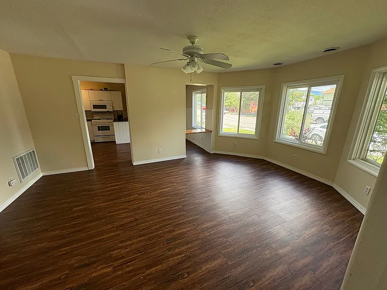 1804 S 6th St W — Photo 7