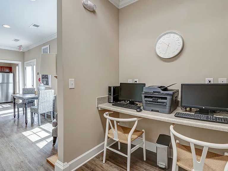 105 Beech St — Photo 16