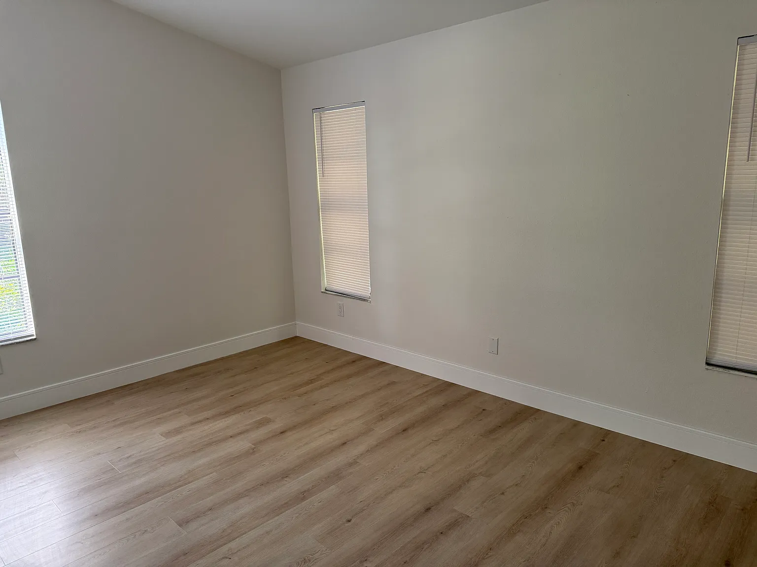 2 bed, 1.5 bath, 865 sqft, $1,750 — Photo 3