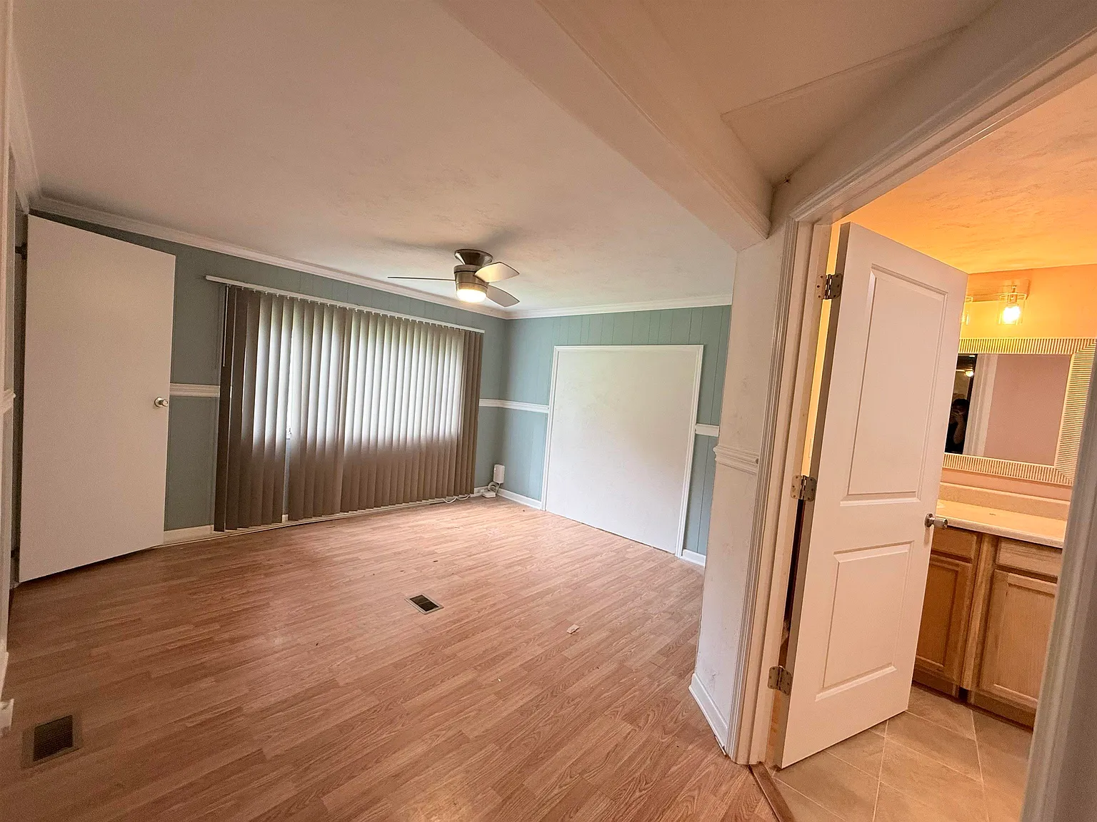 4 bed, 1192 sqft, $1,725 — Photo 4