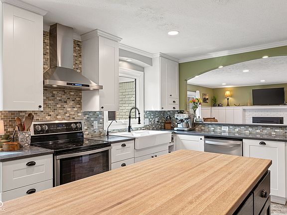 3rd image of 3485 Sugar Loaf Ct