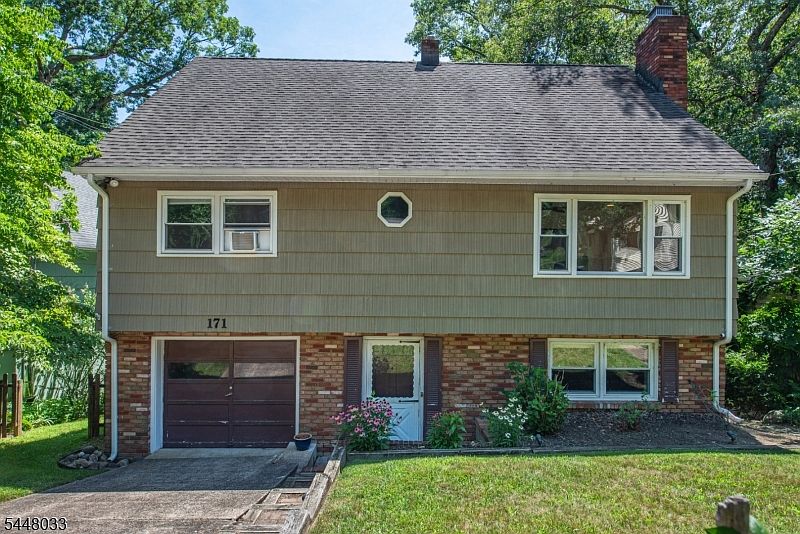 1st image of 171 Skyline Lake Dr