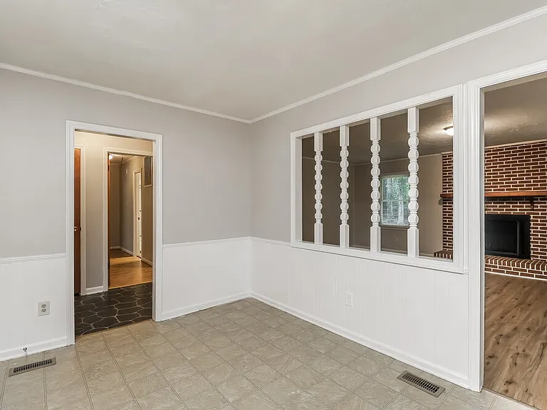 2124 Fox Hunt Dr — Photo 4