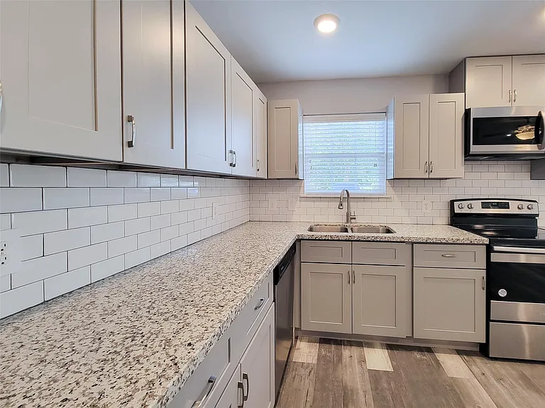 7202 Sandle St #A — Photo 10