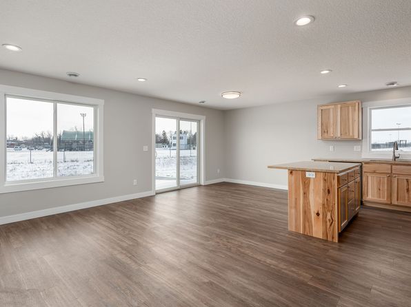 821 7th Ave NW UNIT 103