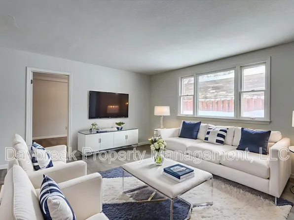 811 7th Ave N #4, Fargo, ND 58102