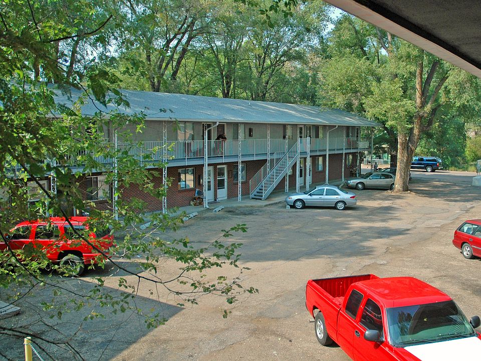 Creek exterior view - great community