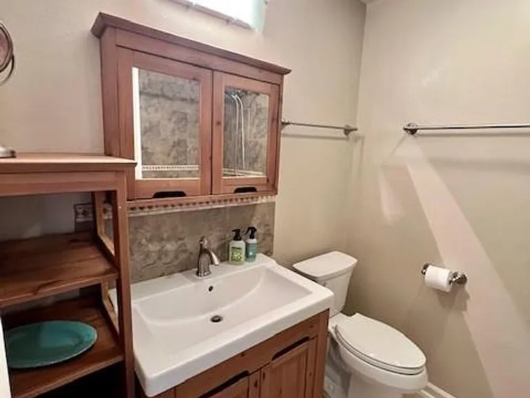 8006A Pinedale Cv — Photo 16