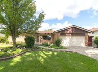 908 Leahy Cir, Des Plaines, IL