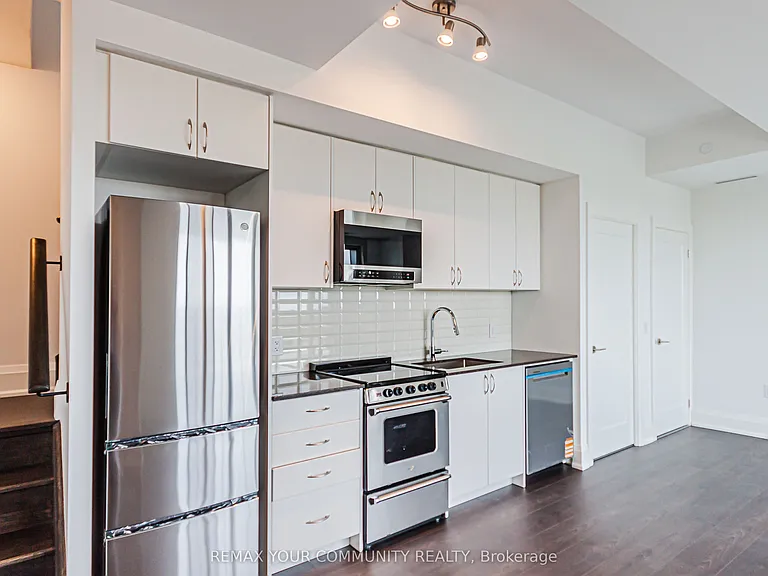 700 Sheppard Ave W #905 — Photo 7