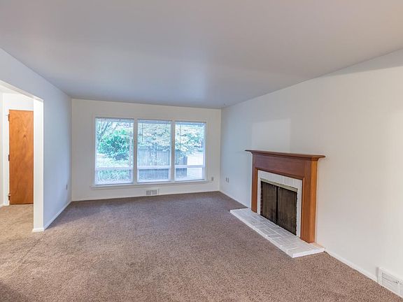 4th image of 129 99th Ave NE