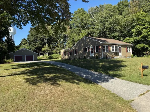 304 Getchell Ave, Woonsocket, RI 02895