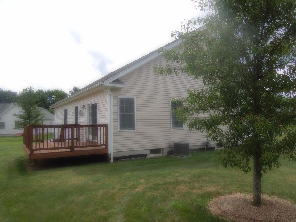 2nd image of 22 Hunt Glen Dr