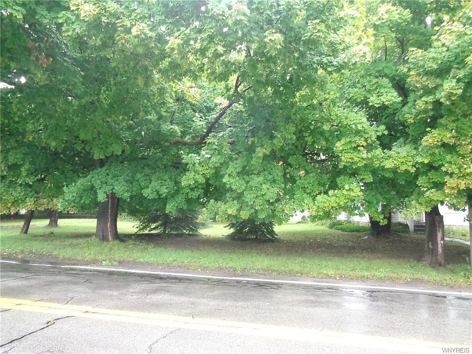 2nd image of 130 N Ellicott Creek Rd