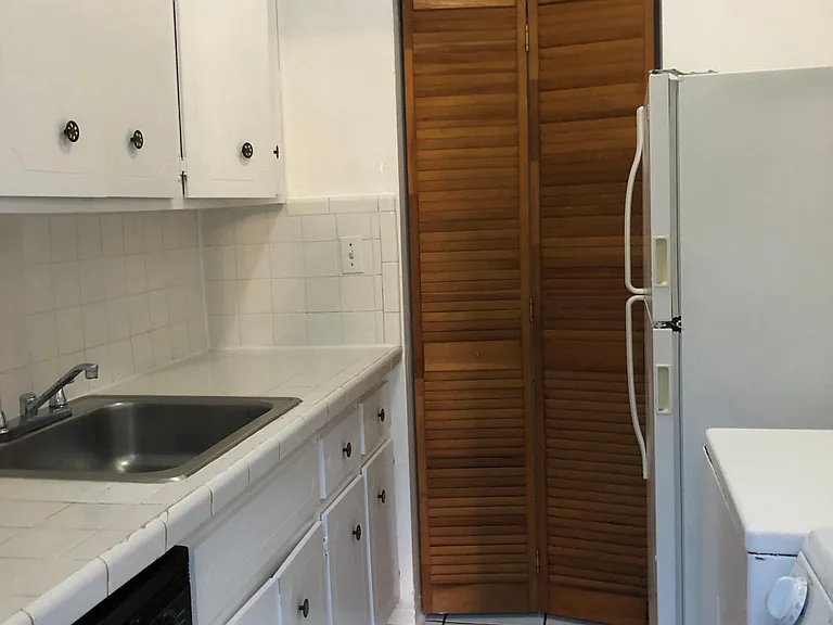 233 Phoenetia Ave #2 — Photo 6