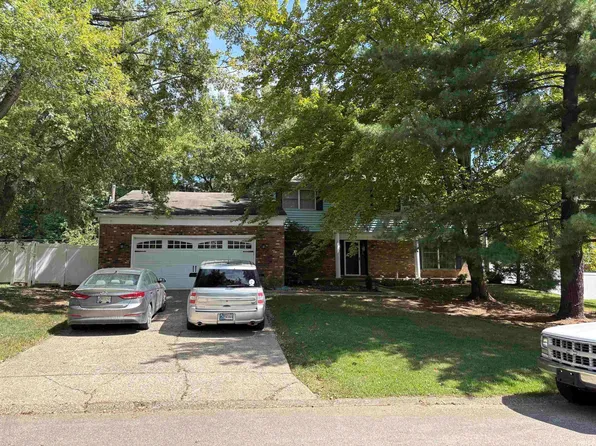 5200 Landview Dr, Newburgh, IN 47630