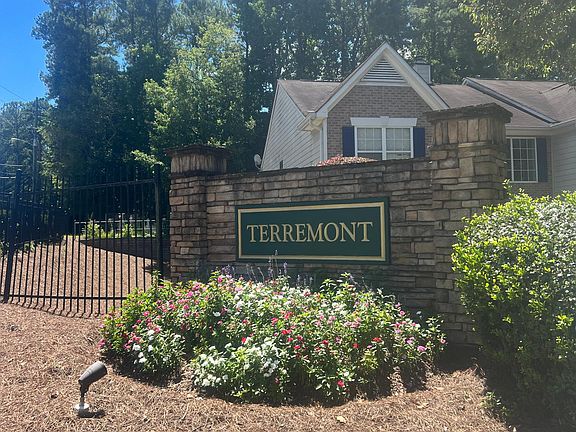 2nd image of 5930 Terremont Cir