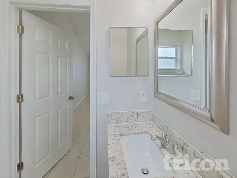 810 Ognon Ct — Photo 7