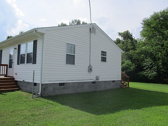 2nd image of 105 Louis St