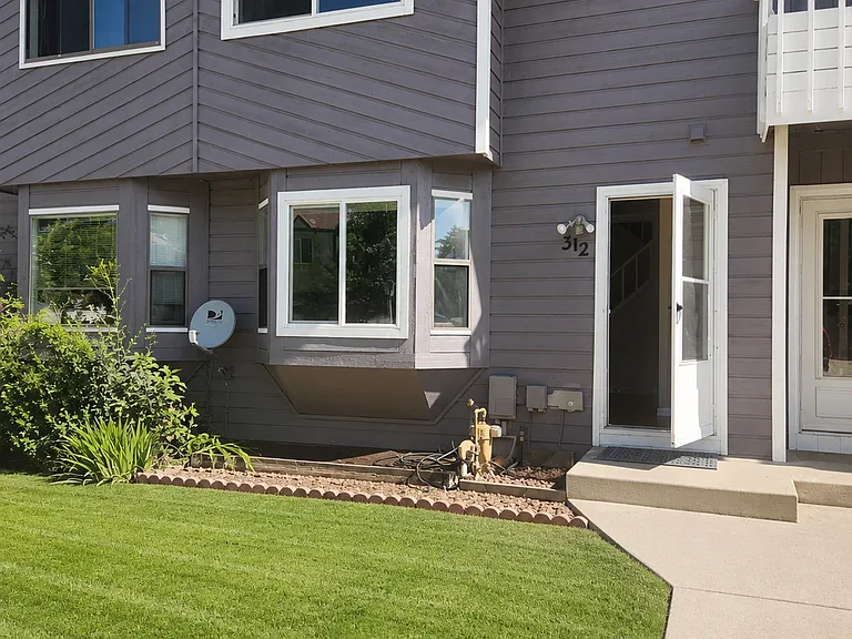 312 Southridge Pl — Photo 1