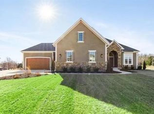 17332 Ballentine St, Overland Park, KS 66221