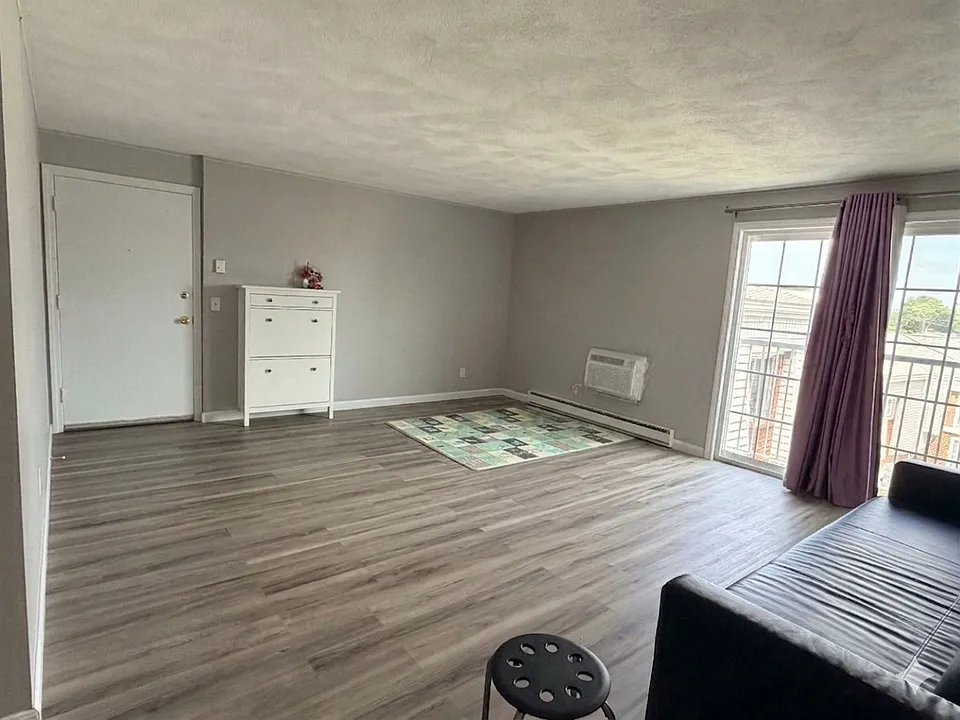 300 Smithfield Rd #2-24