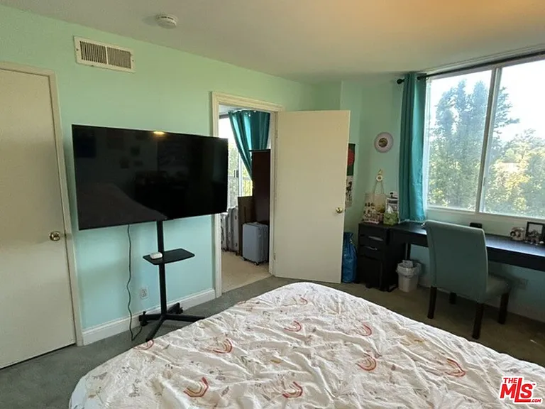 10747 Wilshire Blvd #708 — Photo 9