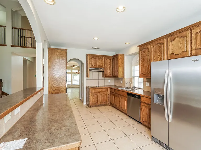 1114 Fleming Ct — Photo 8