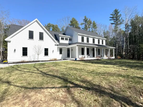 10 Woods Road, Falmouth, ME 04105