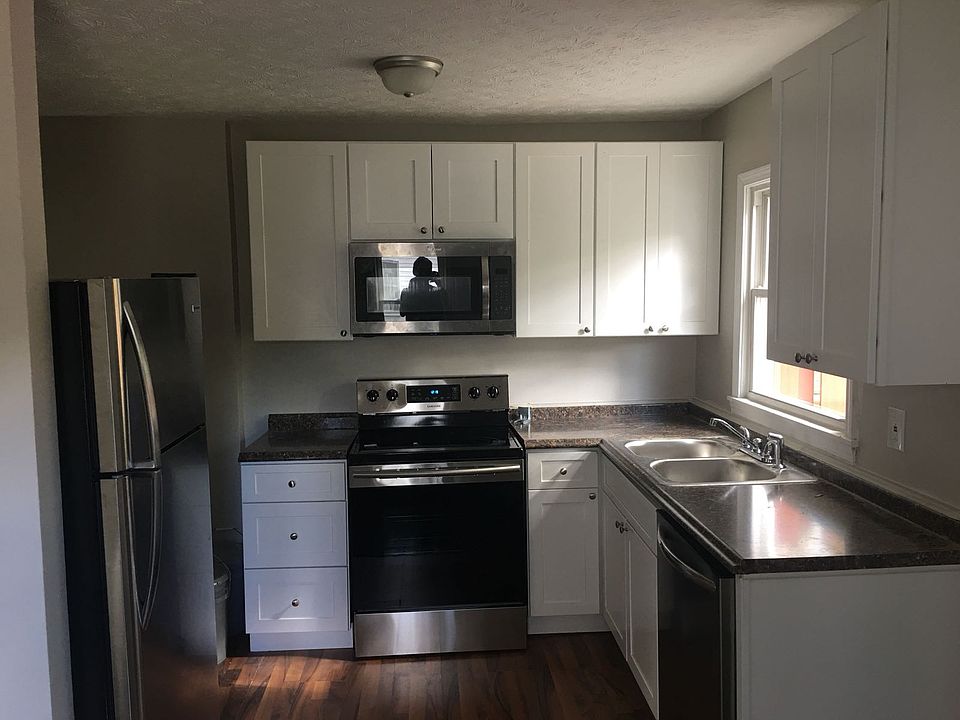 1st image of 141 Woodcliff Dr