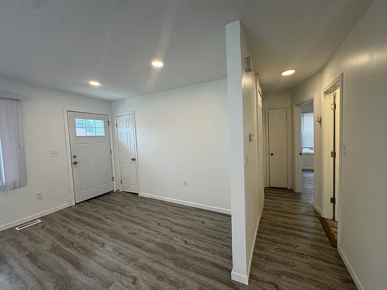 560 E Kalama Ave — Photo 6