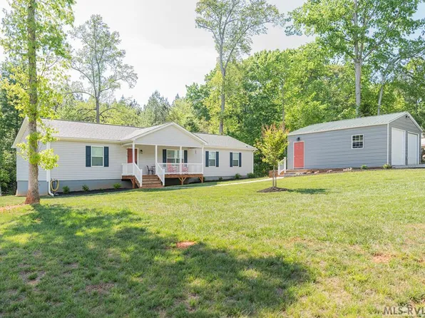 123 Mulberry Ln, Bracey, VA 23919