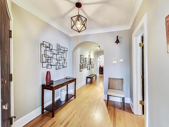 5th image of 7362 N Damen Ave APT 3N