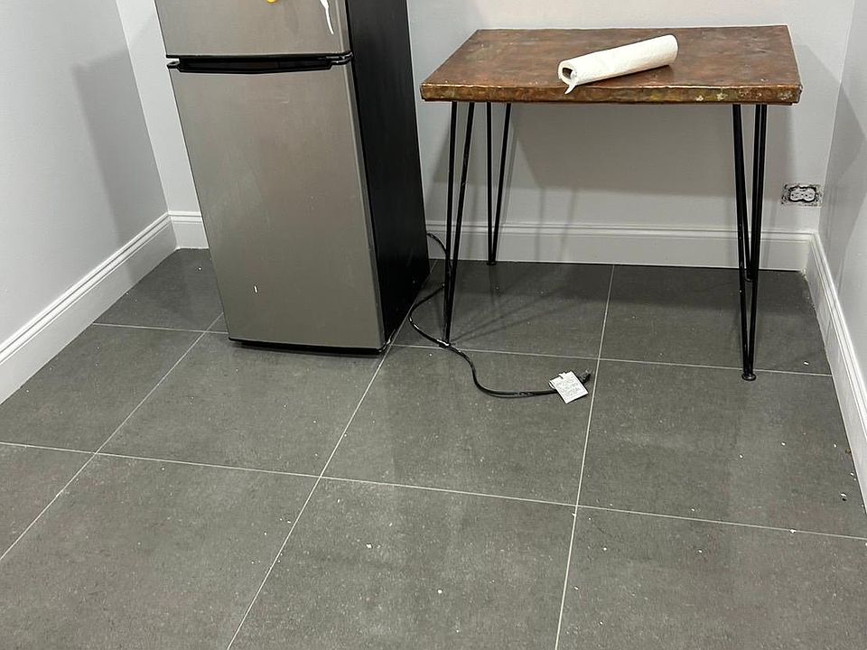 2nd image of 4907 Concord Ave Floor 2