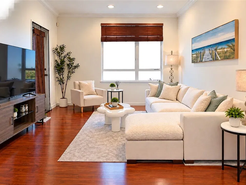 6400 Crescent Park E #104