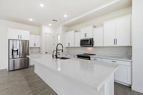 2452 E Lovebird Ln Photo 1