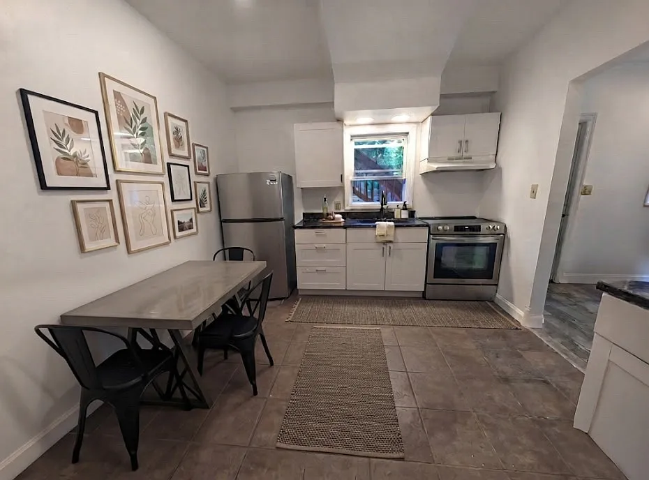 2 bed, 820 sqft, $1,800 — Photo 3