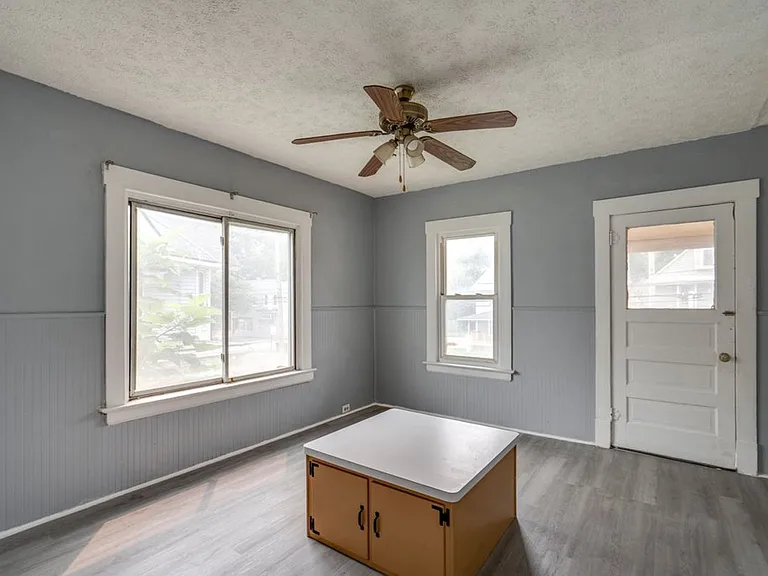 2118 Denison Ave — Photo 3