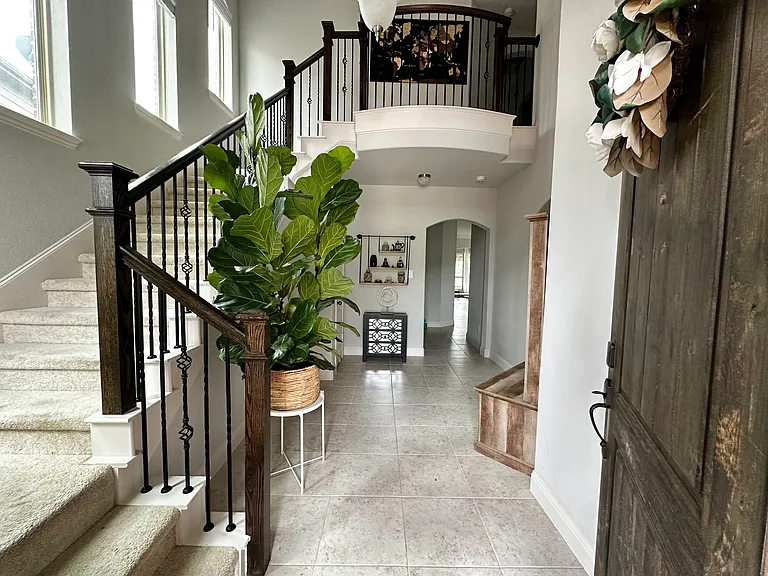 600 Wilshire Ln — Photo 5