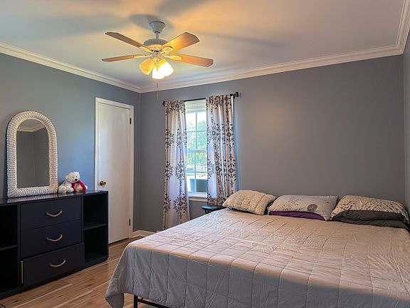 4th image of 102 Edgewood Ave