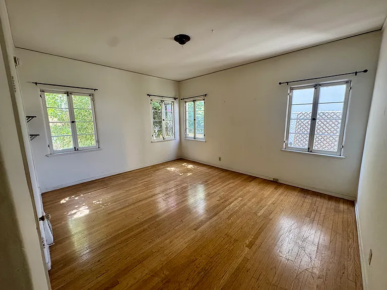 363 N Sycamore Ave #7002 — Photo 22