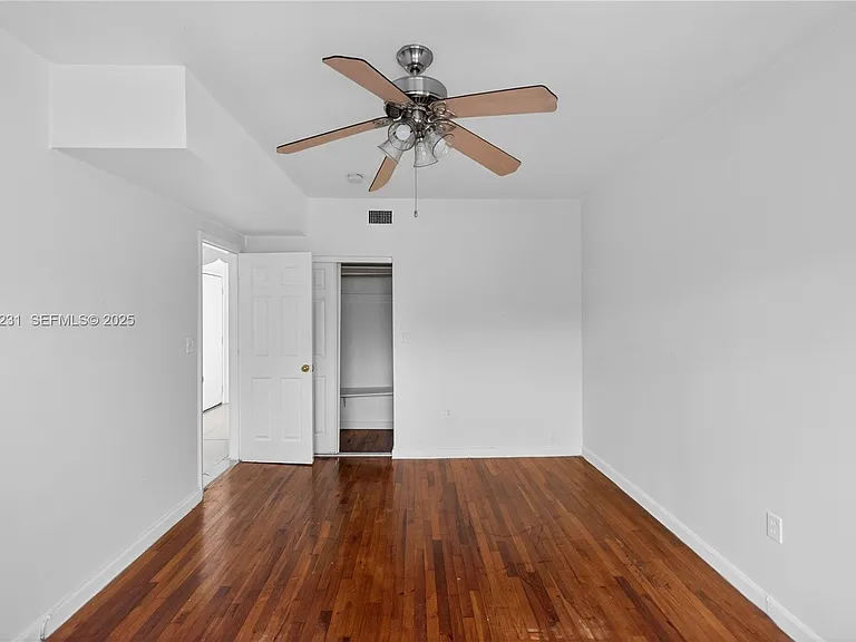 1220 Marseille Dr #5 — Photo 19